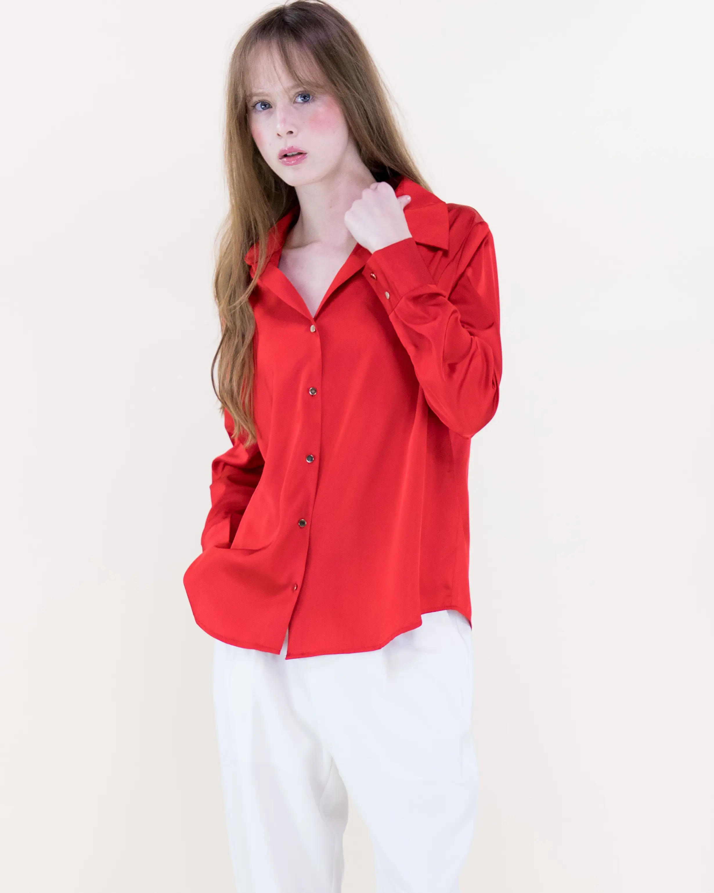 Atelier V-Neck Button-Up Women’s Blouse – Elegant Lightweight Collared Shirt