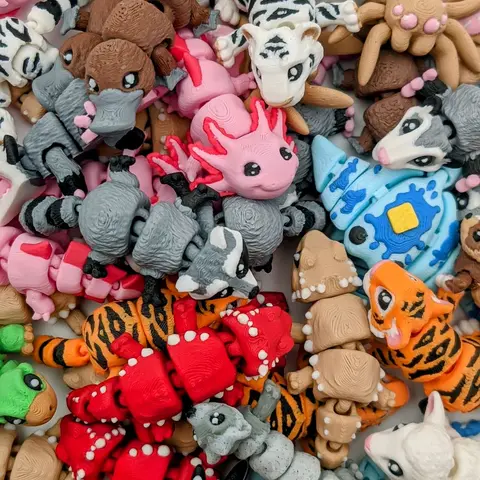 Articulating Pocket Pet | Mini 3D Printed Flexi Animal | Cute Desk Companion | Pocket-Sized Fidget Toy | Sensory Gift | Collectible Animal