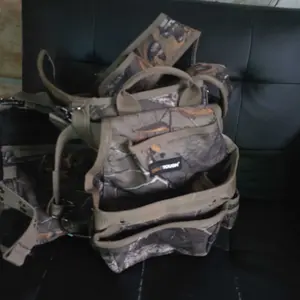 MELOTOUGH Camo Tool Belt with Suspenders Camouflage Tool Bag Supenders Framers Comb Apron Tool Belt Construction Tool Pouch Suspenders Heavy Duty Carpenter Suspension Rig for Electrician