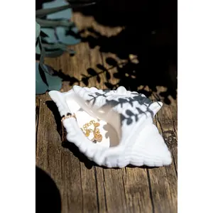 Concrete Conch Shell Tray-Jesmonite Shell Trinket Tray-Beach Theme Sea Shell Bowl-White Shell Ring Dish-Jewelry Storage/Candle Shell Tray Birthday Plates Small