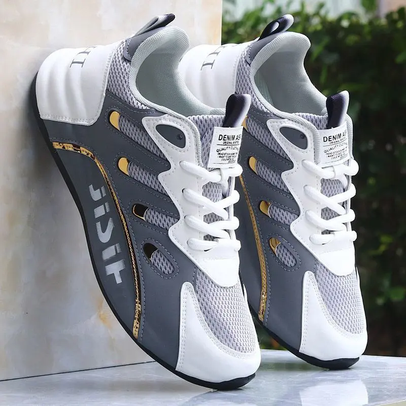 Men's casual sports shoes are breathable, lightweight, comfortable, and soft soled. They have strong elasticity, grip, wear resistance, and anti slip. They are fashionable basketball shoes