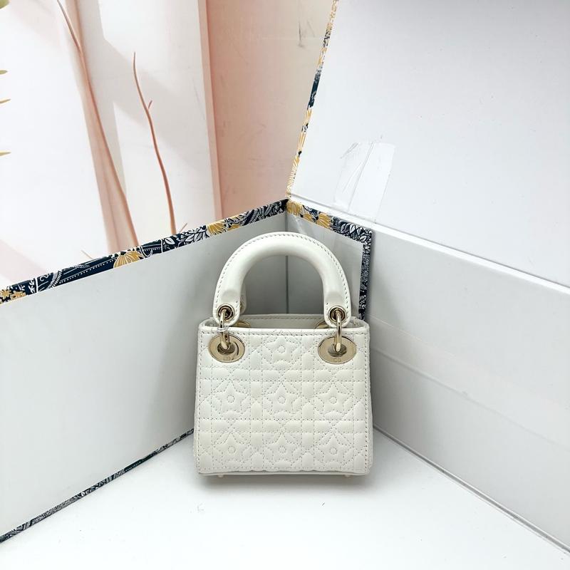 Pre-owned Dior Leather Shoulder Bags 4.72'' R8359 Shoulder Bag C538050748 0211 T1 Chloe