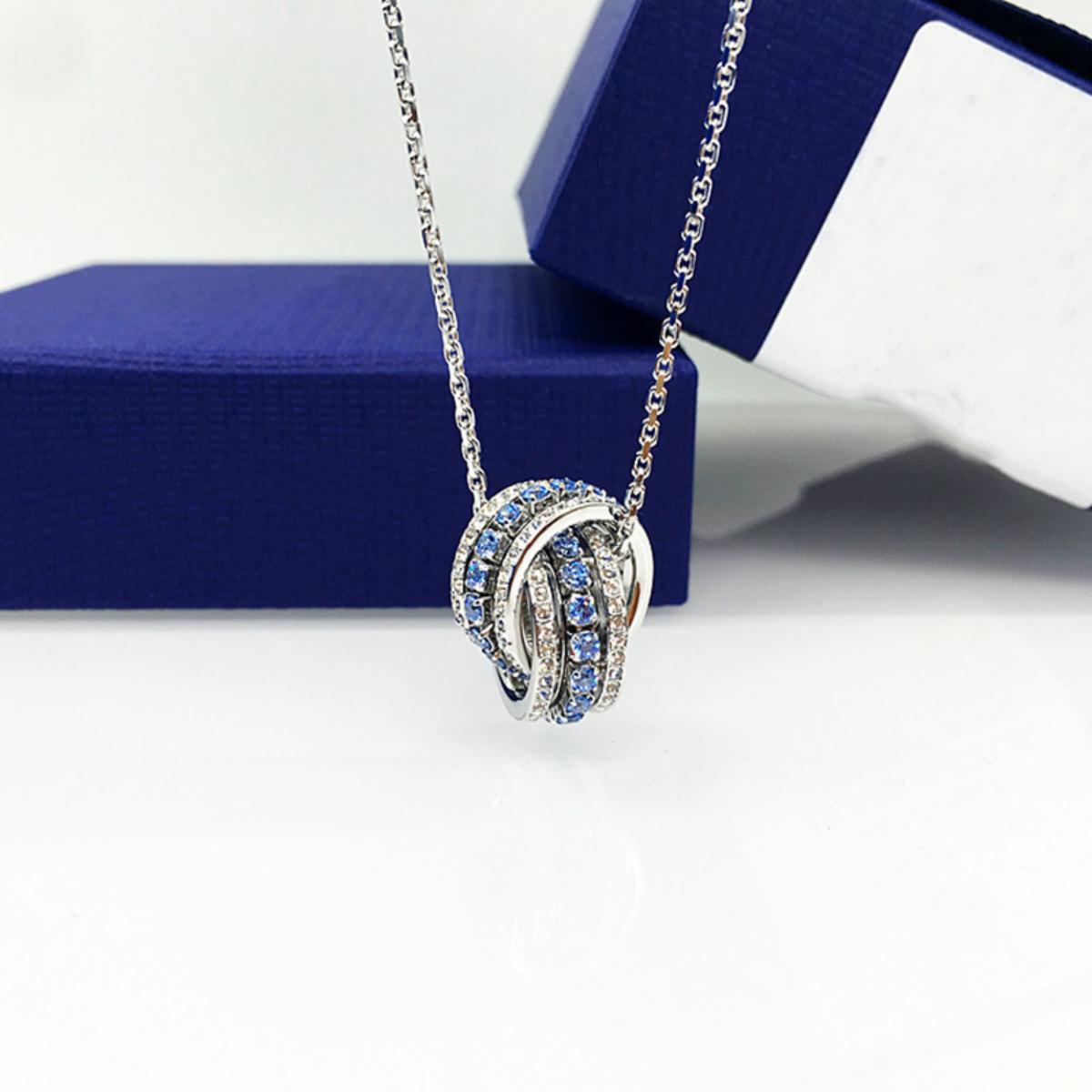 Minimalist Rotating Multi-Ring Pendant Necklace, Premium Quality Collarbone Chain for Modern Aesthetic