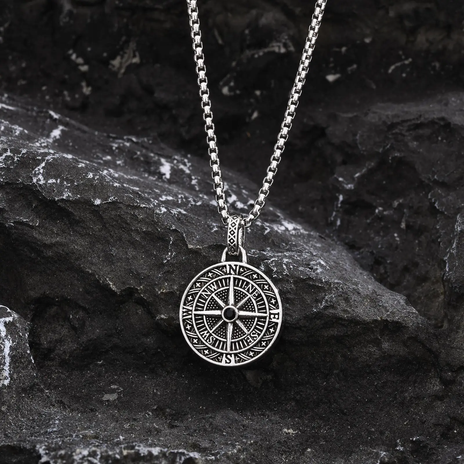 JEWEL-4U - Vintage Compass Pendant Necklaces for Men Boys, Stainless Steel Coin Necklace, Rock Hiphop Collar Graduation Guide Gift