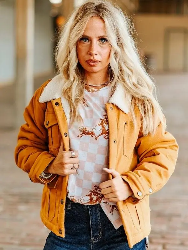 Women's Camel Puffer Coats, Western Style Semi-Cropped Jacket in Heavyweight Quilted Canvas with a Sherpa Lined Collared Neck, Puffed, Casual Wear, Tops, Fashion
