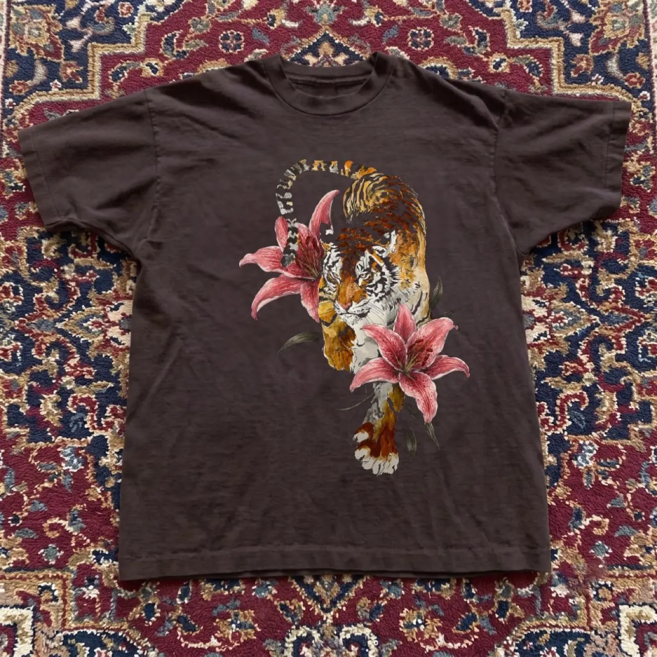 Brown tiger and lily graphic tee with tiger and pink lilies T-shirt Fabric Fit