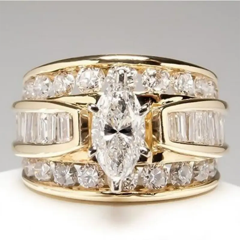 Ladies' fashionable cubic zirconia ring, personalized and elegant engagement ring, suitable for weddings and Valentine's Day gift rings
