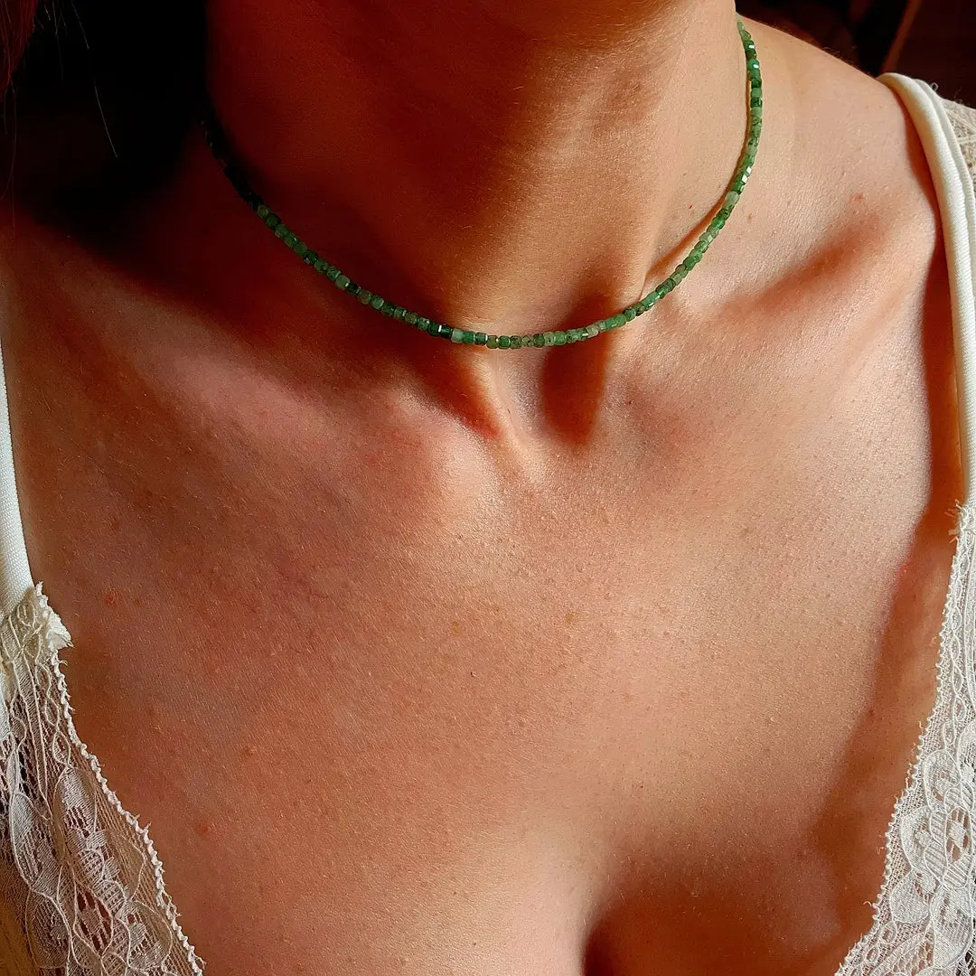Natural Emerald 2mm Beads Dainty Choker Necklace Delicate Minimalist Choker Necklace, Natural Emerald Stone Healing Crystal Choker Gift