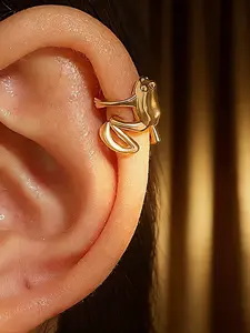 A set of 4, sweet and cool three-dimensional frog ear clips without ear piercings, niche design ins trendy Spice Girl style ear bone clips, personalized versatile student earrings, cute and funny earrings