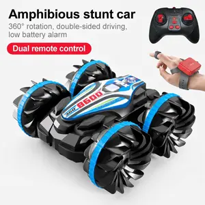 Amphibious remote control car with gesture sensing - 4WD off-road stunt toy, 360 ° Rotatable & IPX7 waterproof, suitable for gardens, beaches, pools, and outdoor play - a gift for boys and girls