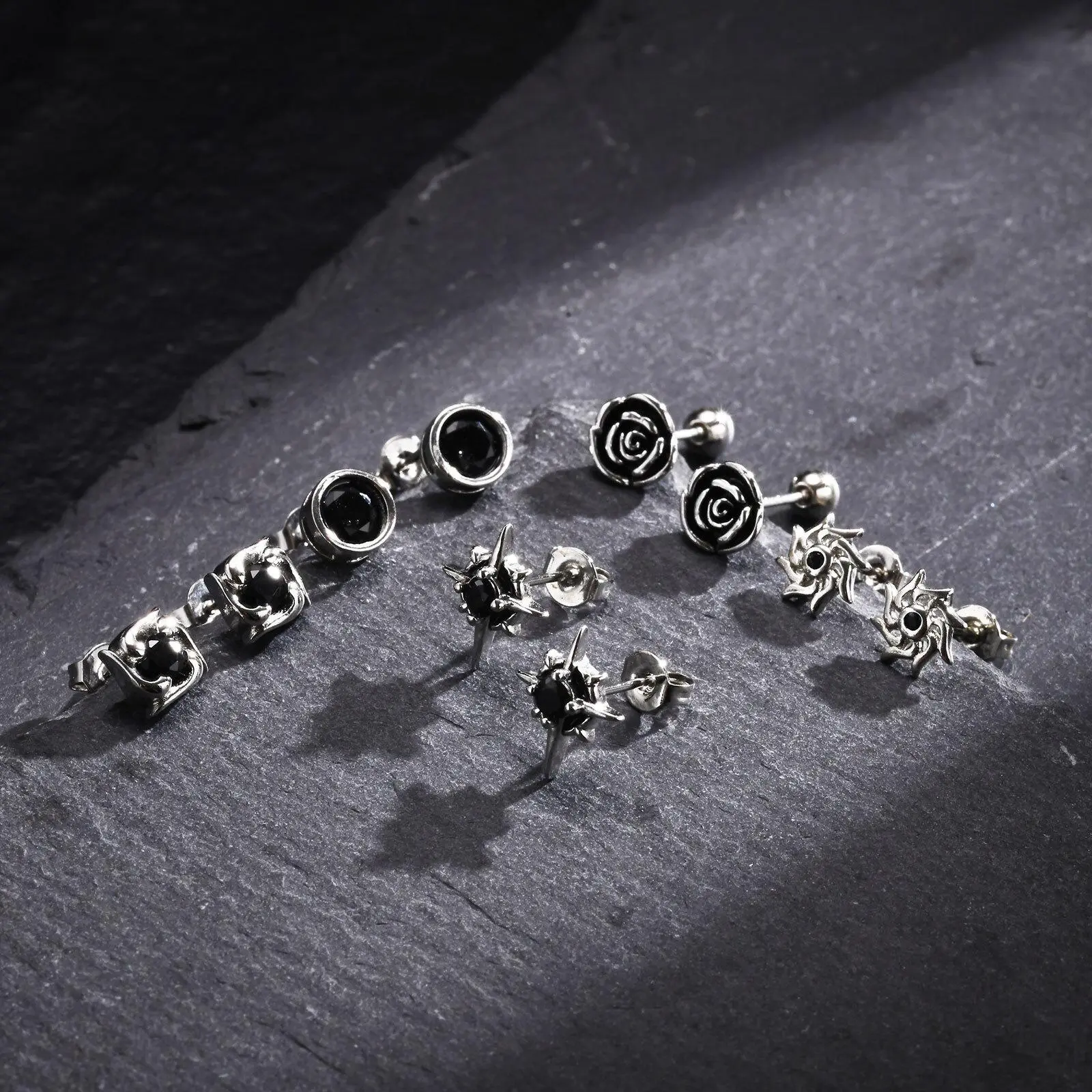 Vnox Small Eight-pointed Star Sun Rose Stud Earrings for Men Boys, Gothic Black Stone Inlay Earrings, Punk Rock Brincos Jewelry