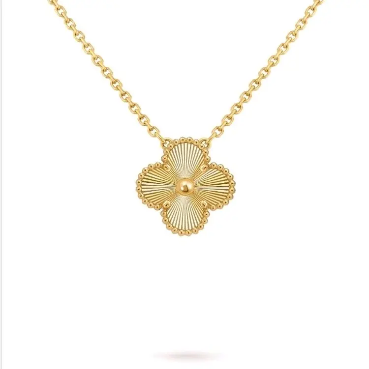 Fashion Flower Necklace, Tarnish-Free Jewelry for Women