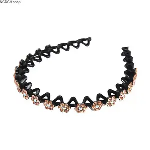 Women's Purple Crystal Flower Zigzag Headband - Sparkling Rhinestone Floral Wavy Serpent Hair Band with Strong Grip Teeth, Lightweight No-Slip Plastic Accessory for Daily Hairstyles, Sports & Outdoor Camping Hiking Hammock Use