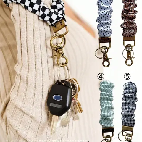 1pc Wristlet Keychain for Women, Scrunchie Bracelet Key Ring with Clip Closure, Stretchy Wrist Lanyard Keychain for Car Keys, Black and White Checkered, Daisy and Striped Patterns, Keychain Wristlet for Gifts, Keychain for Bags