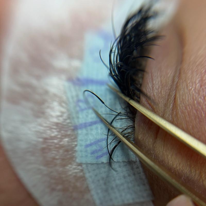 ILUMI LASHES BASIC LED UV LASH EXTENSIONS KIT