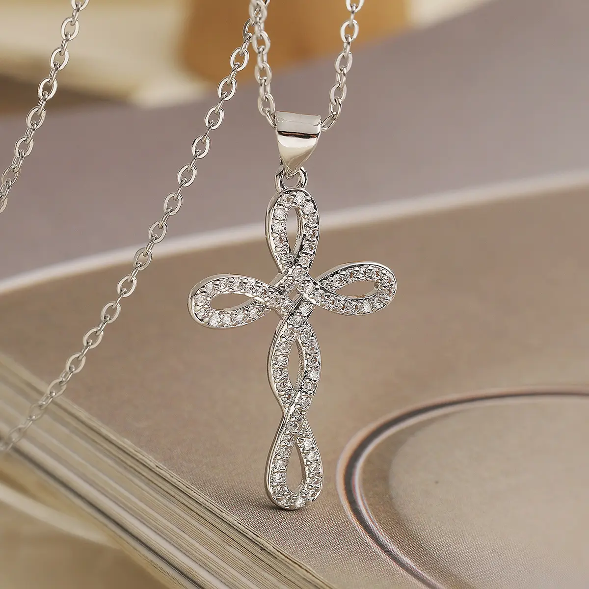 Women's Dainty Cross Necklace, Vintage Stainless Steel Minimalist Pendant with Cubic Zirconia, Fashion Jewelry Gift for Sports & Outdoor, Dainty Fashion Jewelry, Dainty Minimalist Pendant