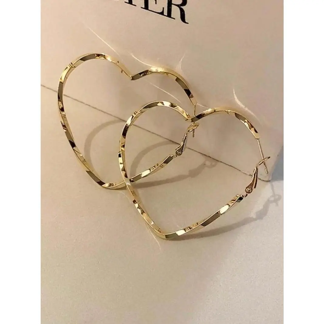 1 Pair Oversized Metallic Twisted Heart Hoop Earrings for Women – Trendy Gold & Silver Party Jewelry