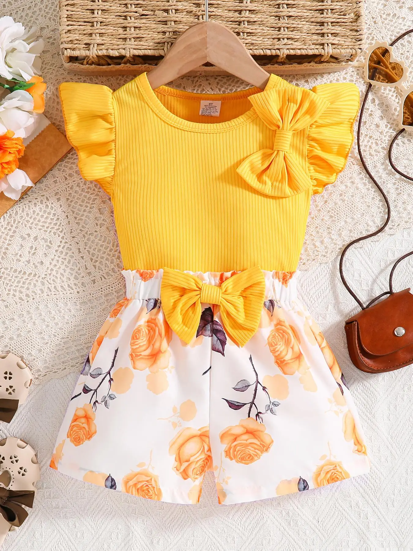 Toddler Girl's Plain Butterfly Sleeve Top & Floral Print Bow Decor Shorts Two-piece Set, Cute Casual Crew Neck Top & Shorts Outfit for Summer, Kids Cl