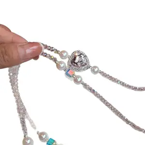 High-end White Love Beaded Phone Chain, Wrist Anti-fall Lanyard, Anti-lost Keychain Pendant, Wearable Cross-body Smartphone Hanging Chain with Pink Love Charm
