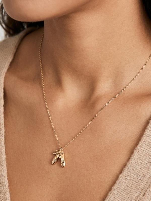 Elara Women's Classic Ballerina Shoes Necklace, Sculptural Ballet Slipper Charm Cable Chain Necklace, Dainty Coquette Balletcore Statement Gold Tone Jewelry for Date Night Casual Daily Streetwear Aesthetic