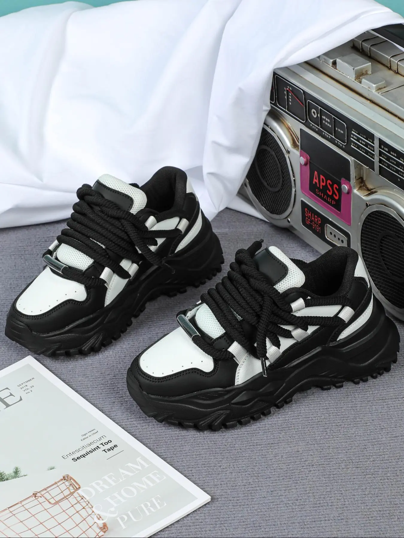 Men's Fashion Colorblock Lace Up Low Top Sneakers, Casual Comfortable Breathable Sports Running Shoes, Male All-match Round Toe Chunky Sneakers for Daily Wear, Trainer, Fashionable Running Shoes, Casual Running Footwear