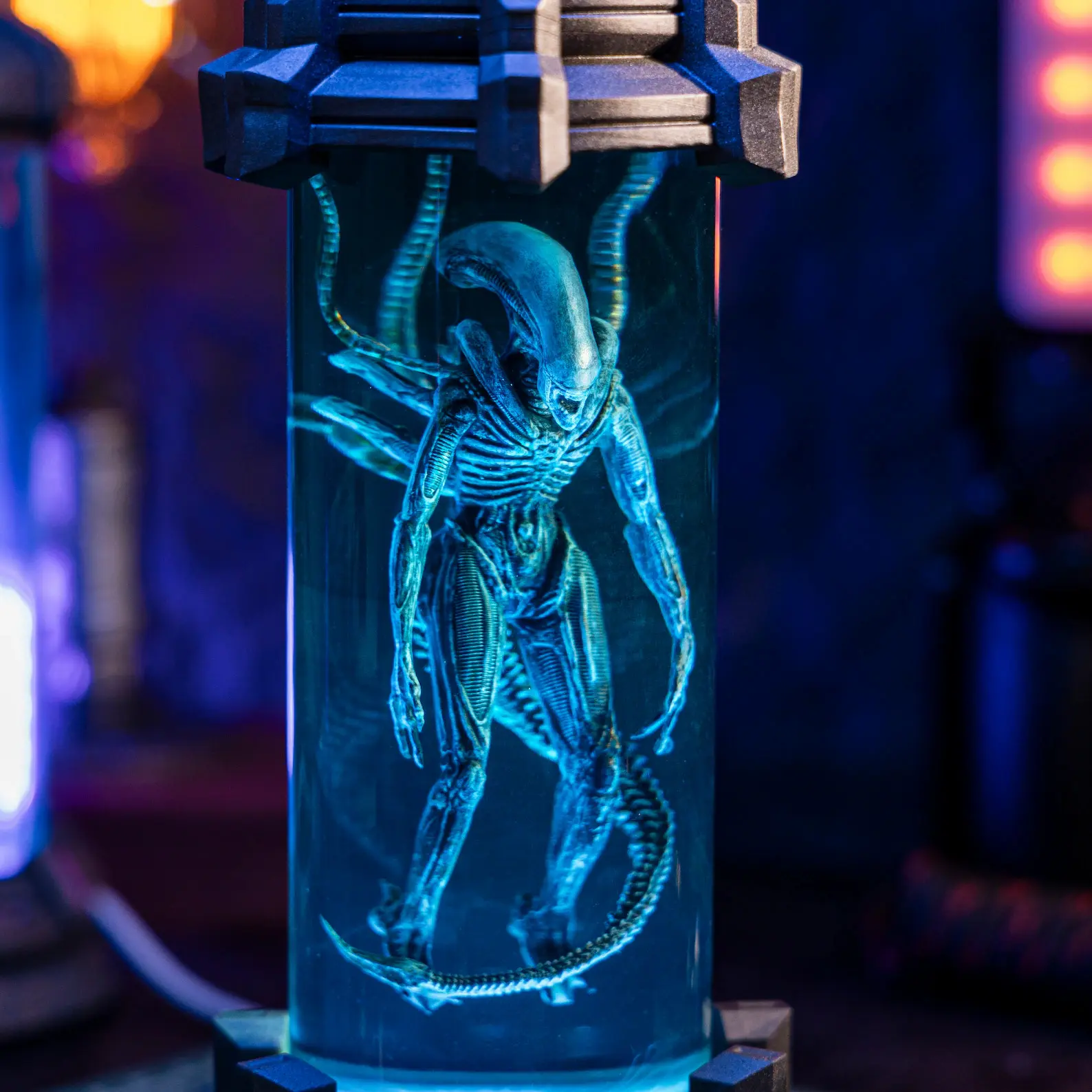 Epic Xeno.morph Stasis Chamber Diorama, Handcrafted Ali.en Egg Ornament, Sci-Fi Horror Figurine, Cyber.punk Desk Decor Art, Unique Gift for Him