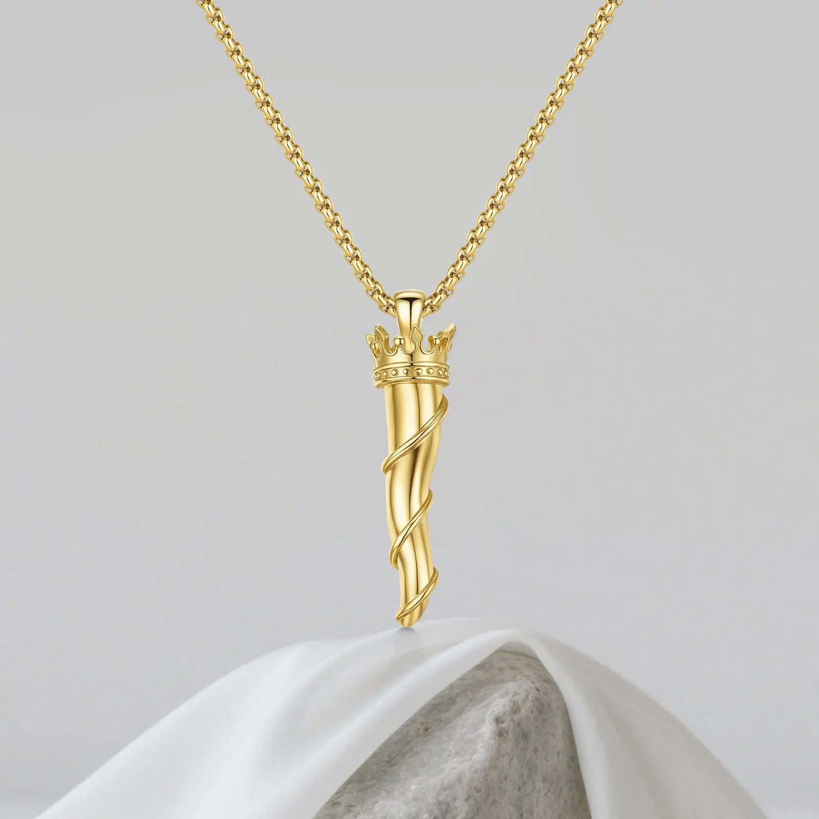 Brighthive S925 14K Gold Plated Cornicello Necklace 925 Sterling Silver Italian Traditional Power Good Luck Amulet Pendant Suitable as a gift for men and women on an anniversary, birthday or holiday.