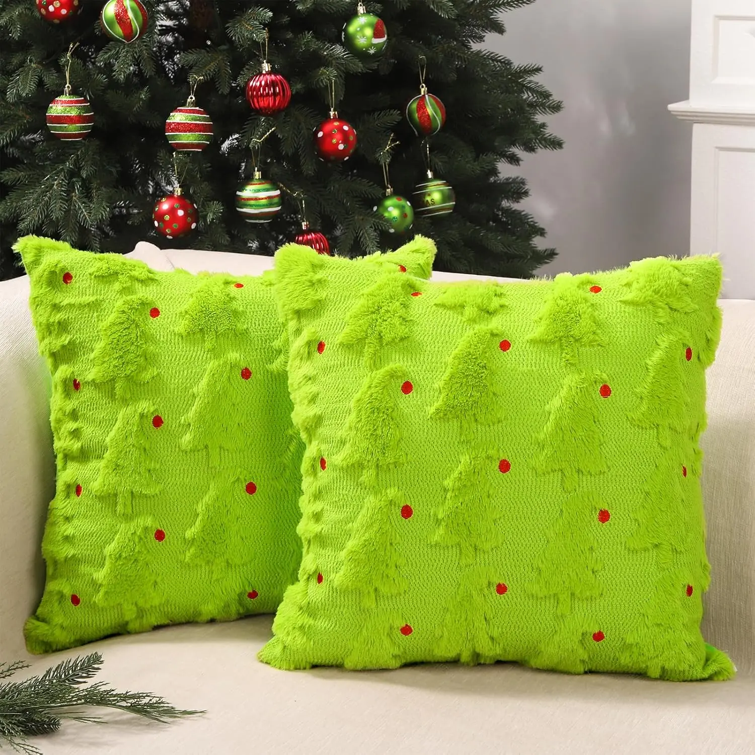 Christmas Pillow Covers 2-Piece Sets, 18x18 in Classic Green Xmas Tree with Yellow Stars Soft Plush Faux Fur Jacquard Cushion Cases, Festive Party Farmhouse Decor Ideal for Sofa and Home Decor, Christmas Decorations, Includes Two Pillow Covers