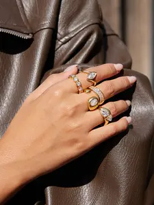 Ladies' classic wavy ring, suitable for daily wear, elegant sparkling zircon inlay high-end ring, girls' fashionable clothing accessories, fashion rings, Christmas and Valentine's Day gifts