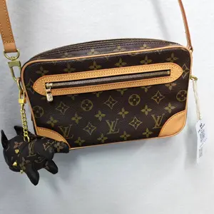 Pre-owned france Crossbody Bags LV (Used bag) Camera 23 (SZ 67874)