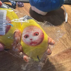 2-pack banana cat keychains