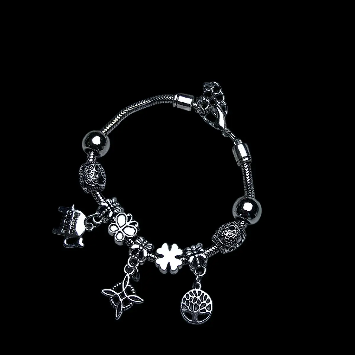 Buena Suerte witch knot bracelet Buena Suerte witch knot bracelet