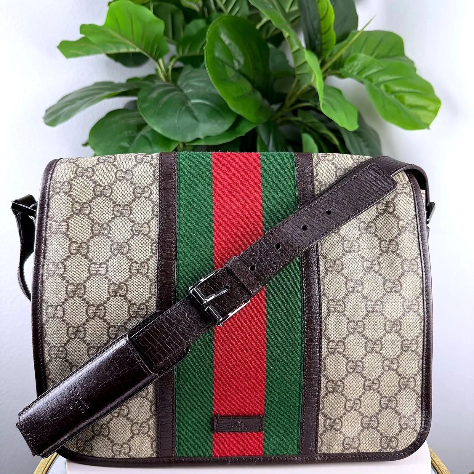 Pre-owned Monogram coated canvas Crossbody Bags Authentic Vintage Gucci GG Supreme Web Stripe Messenger Bag