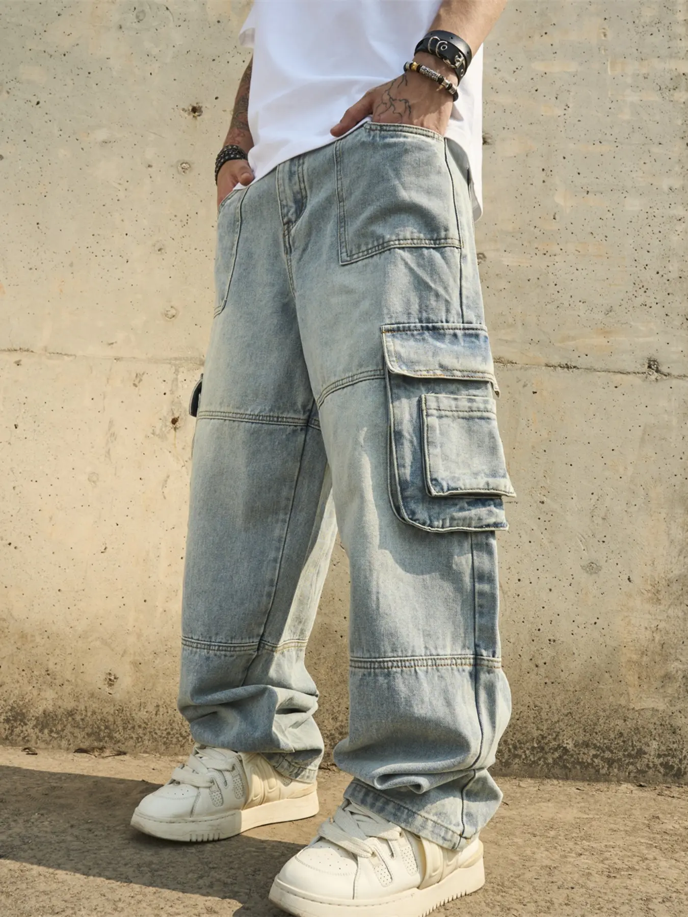 New Men's Casual Loose-Fit Plain Medium Wash Denim Jeans, Relaxed Jeans, Plain Denim Trousers, Spring & Fall Streetwear Fashion Pants, Multi-Pocket Workwear Style, Comfortable All-Season Wear