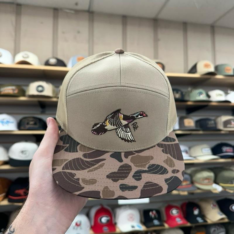 Flying Woodie 7-Panel Hat Duck Camo Trucker Adjustable Fit Drawstring Closure Logo Brand Design Snapback Trucker Hat for Outdoor Activities