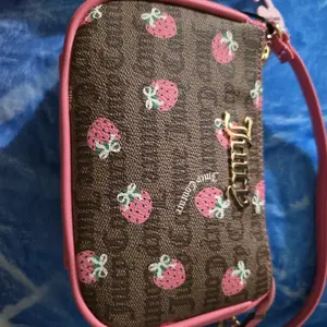 Juicy Couture (New Genuine w/tags)