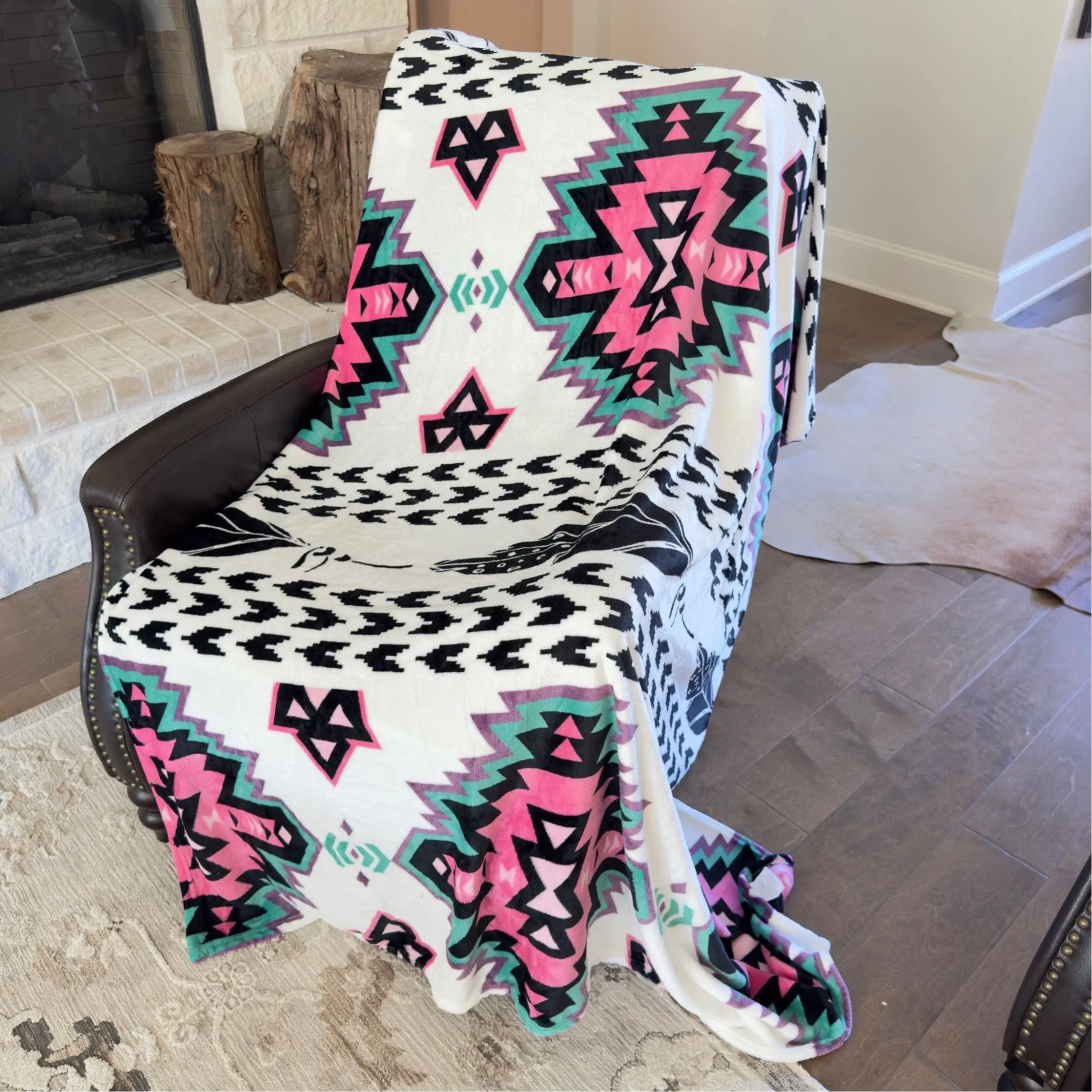 The Magnolia Lightweight Soft Throw Blanket 60"x80"