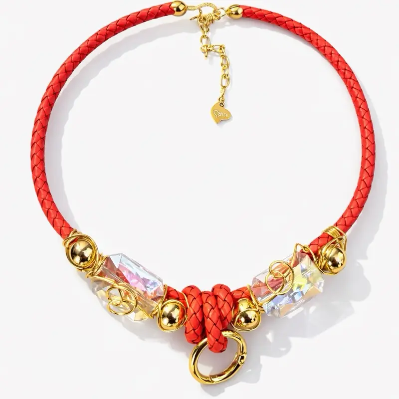 Maite Jewelry.                                               AURA CRISTAL COLECCION Collares de cristal cuero pu y gold   plating