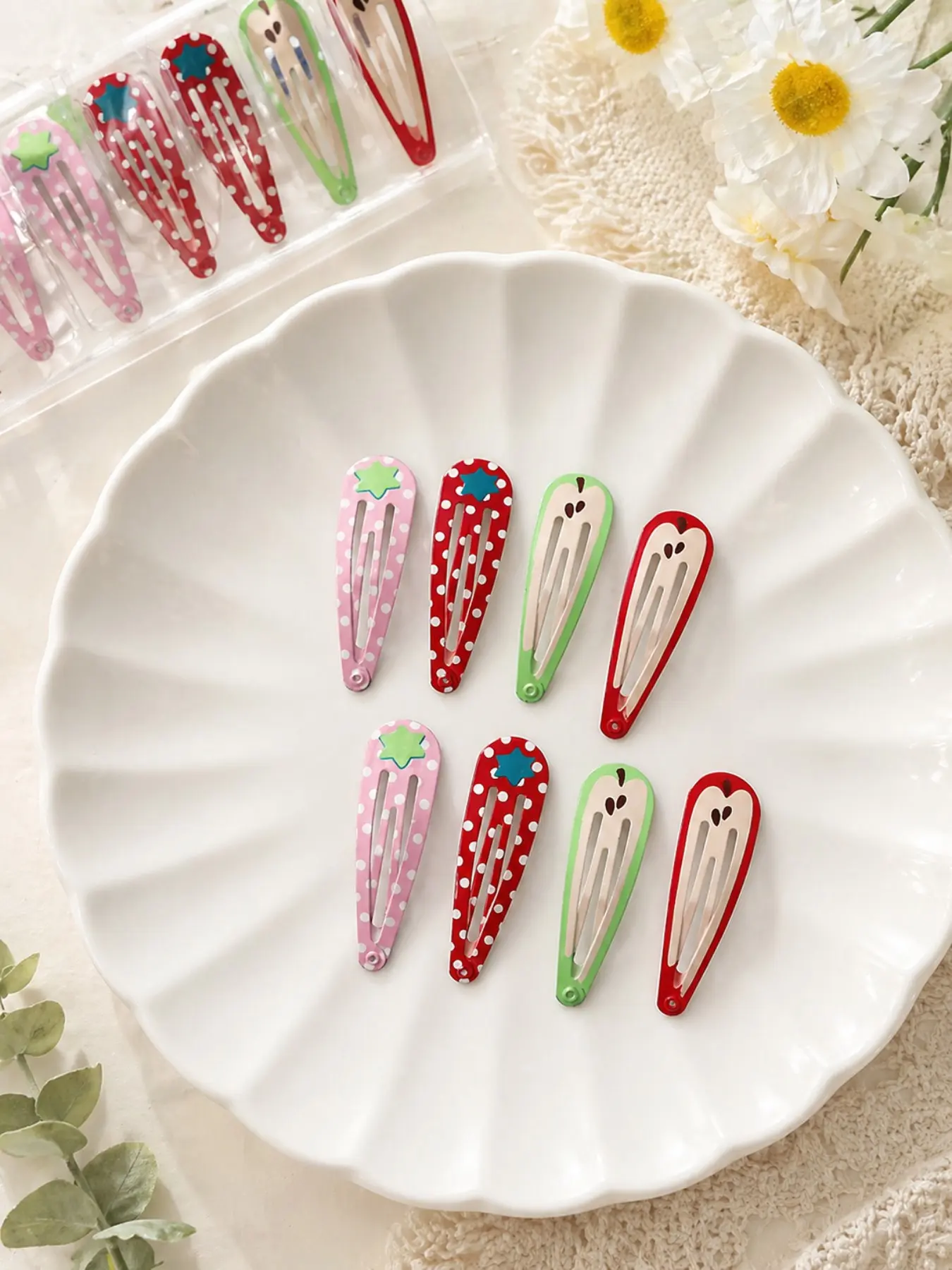 Strawberry & Apple Hair Clips 8Pcs Fun Hair Clips Super Cute Clips 🍓🍏 Cute Aesthetic Y2K Snap Clips for Girls | Kawaii Hair Accessories Easy to Wear Playful Touch Trendy Hair Pieces Daily Styling Trending 2026