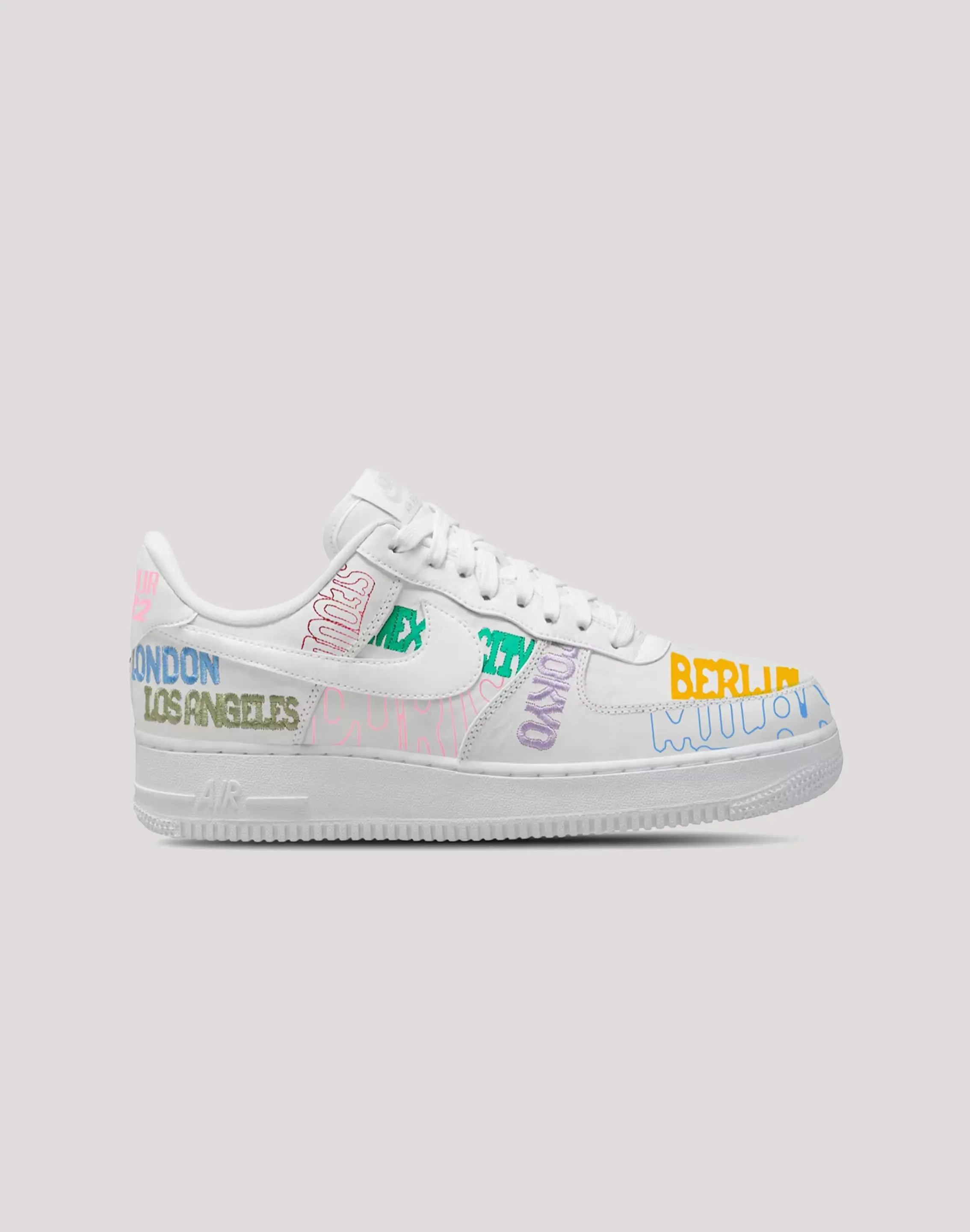 Mens Nike Air Force 1 Low 'World Tour' Mens Nike Air Force 1 Low 'World Tour'
