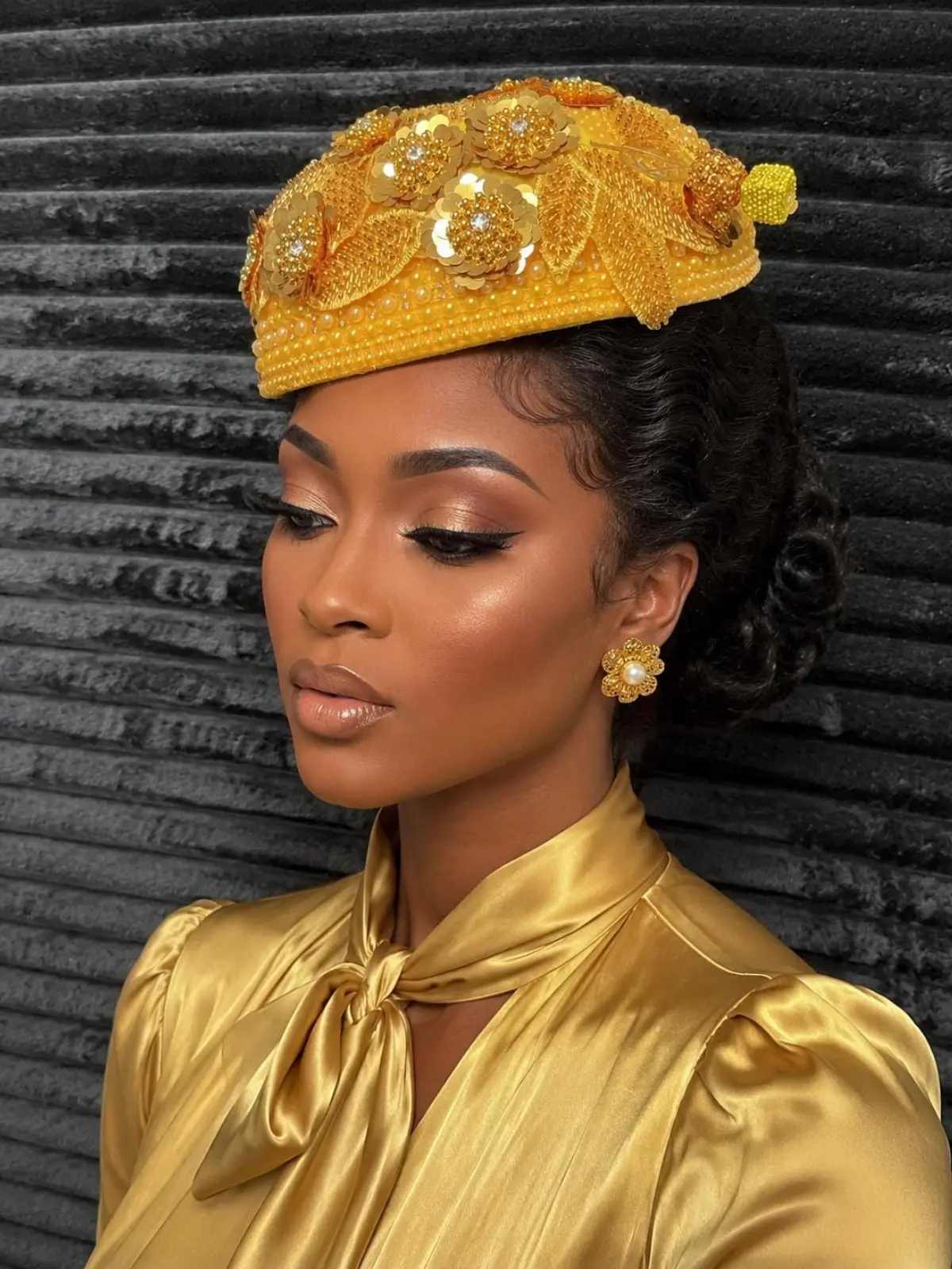 Elegant Yellow Gold Sequin Floral Church Fascinator Hat for Women – Luxury Wedding, Derby & Tea Party Headpiece