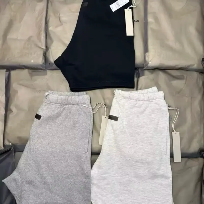 Shorts ESSENTIALS