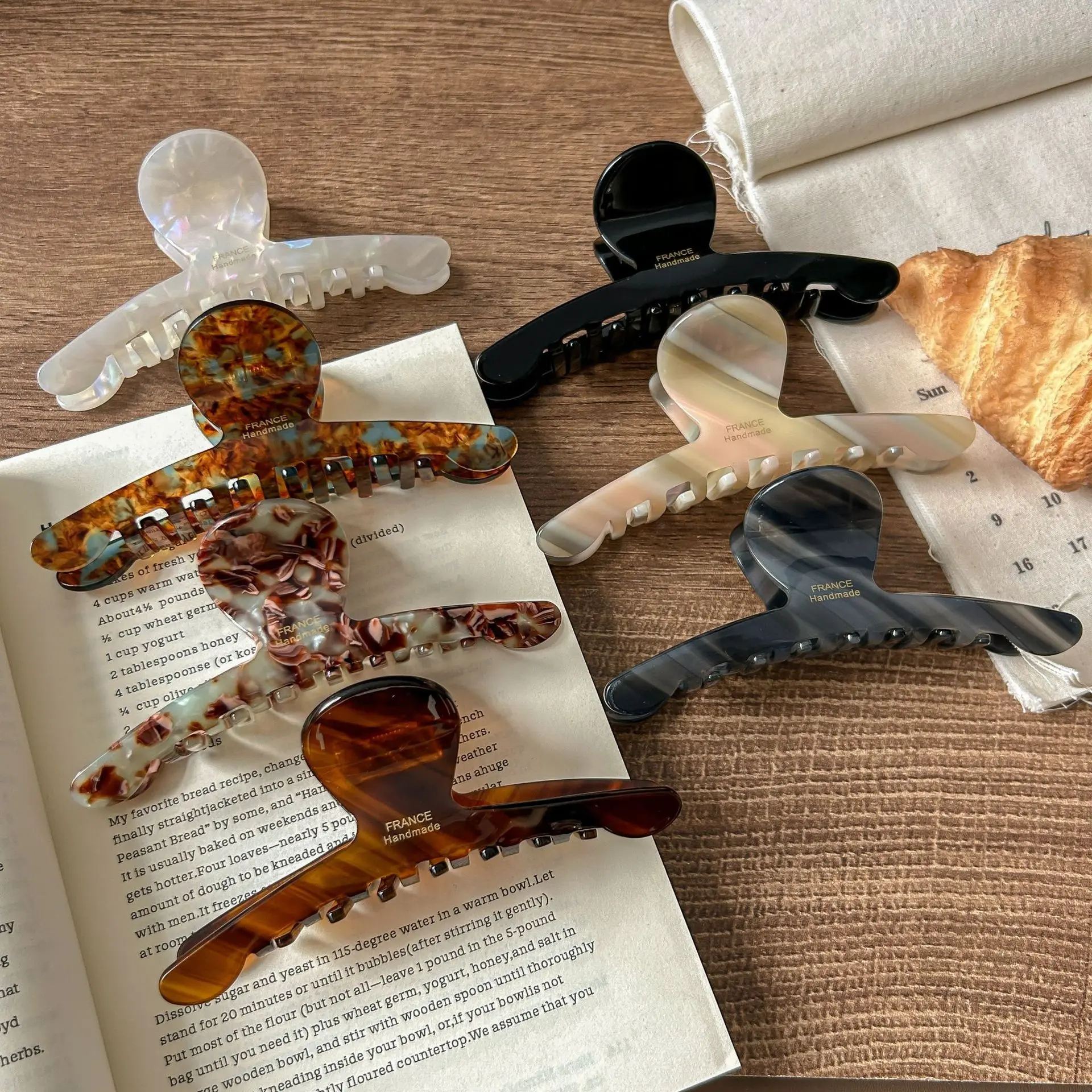 Large Acetate Hair Claw Clip, Vintage French Shark Clip, Elegant Marble Women Hair Grab Barrette for Thick Hair Back Head Hairstyle