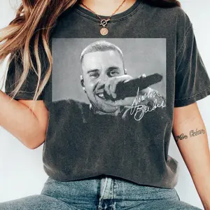 Comfort Colors - Bieber Live DAISIES Y2k Graphic Tee, Retro Music Tour 2026 Unisex T-Shirt - Perfect Gift for Fans