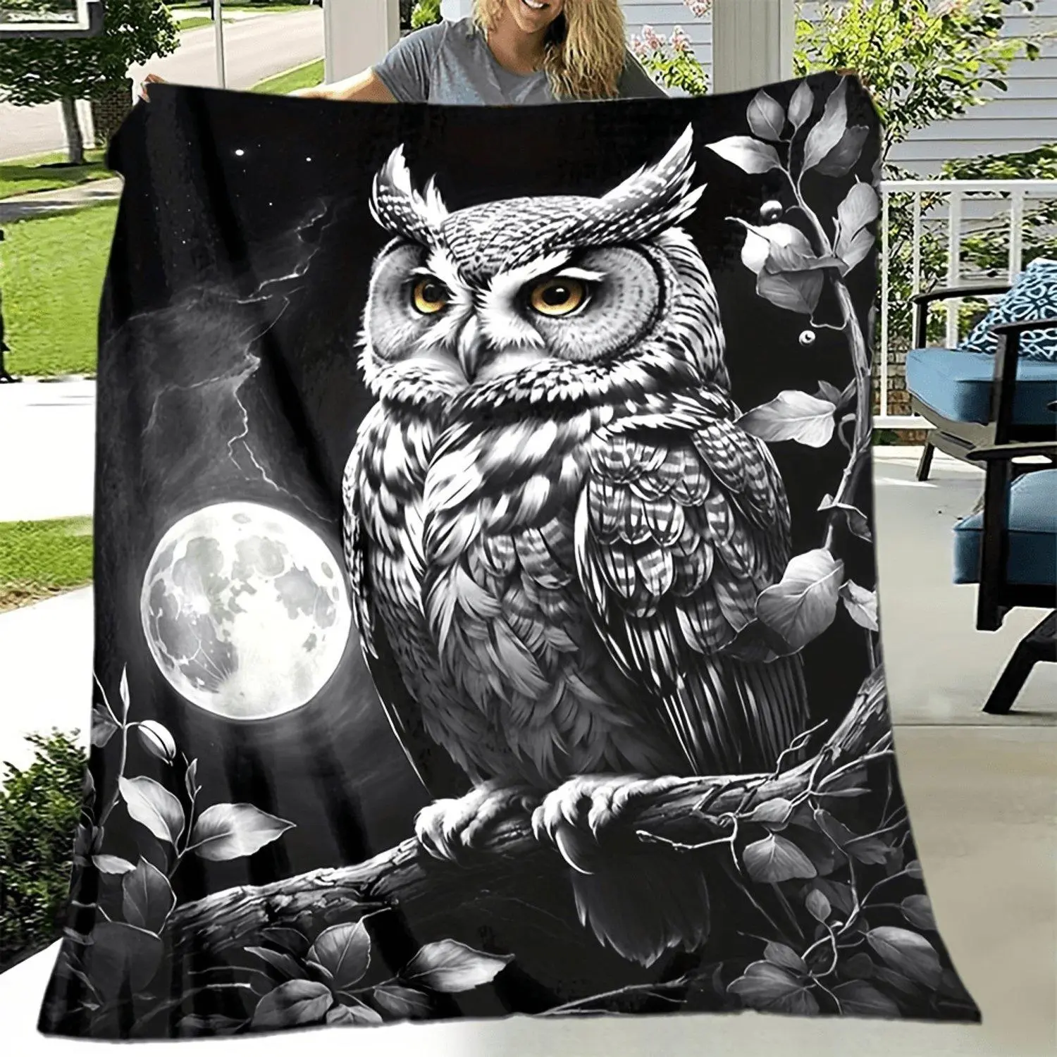 Cozy Owl Print Flannel Blanket Soft Warm and Versatile Throw for Couch Bed Office Camping All Season Gift Idea
