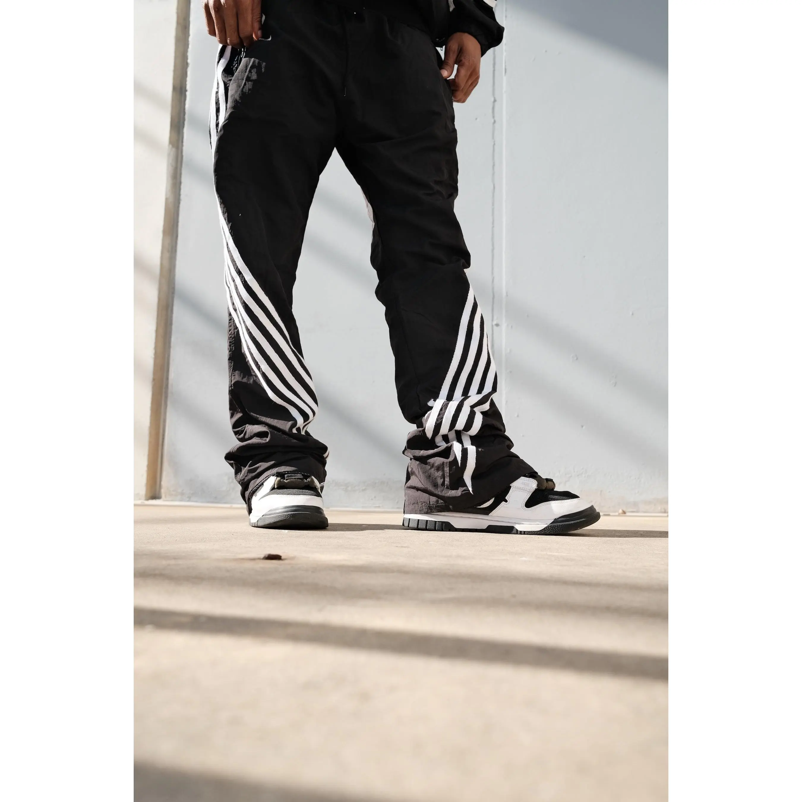 Blank House 88 Retro Stripe Curved-Stripe Lightweight Nylon Vintage Straight Leg Track Pants with Pockets, Classics, Outdoors, Menswear
