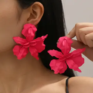 Ear jewelry fashion irregular three-dimensional flower design earrings exaggerated color paint petal earrings