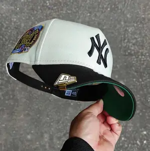 New Era New York Yankees Cream & Black Baseball Cap – Adjustable Snapback Hat Unisex Streetwear Hip Hop Style New Era Inspired