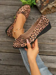 Women's Fashionable Tassel Slip-On Wedge Shoes, Elegant Round Toe Design for Daily Wear, Lightweight and Breathable Comfort for Women and Girls, Casual Fashion Shoes