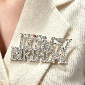 1pc Luxury English Letter Brooch Pin for Men Women, Fashion High-End Lapel Pin Suit Decoration, Party Birthday Gift for Teacher Office, Great Gift for Her Him